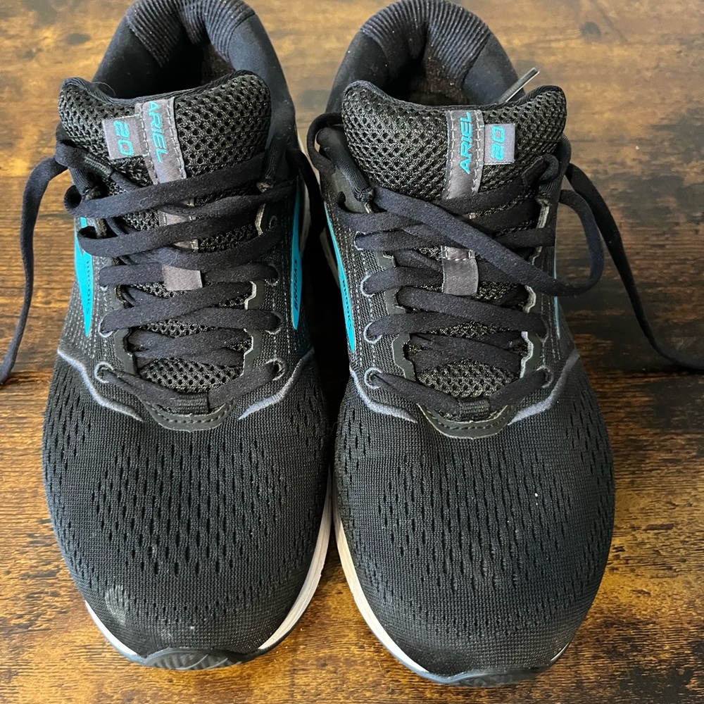Brooks Women's Ariel '20 Running Shoe